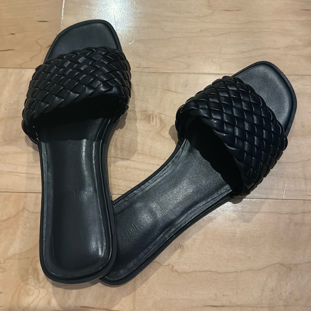 Basically new Nine West flats